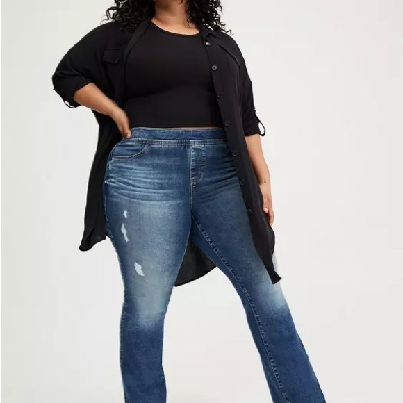 Torrid Super Soft Bootcut Mid-rise Jeans size 3 - Picture 2 of 6